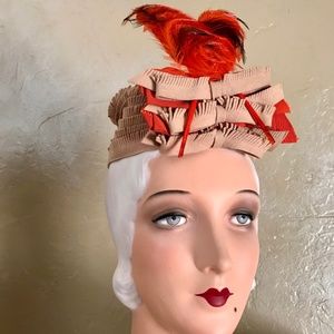 REMARKABLE 1930s' BEIGE HAT WITH ORANGE FEATHER TRIM